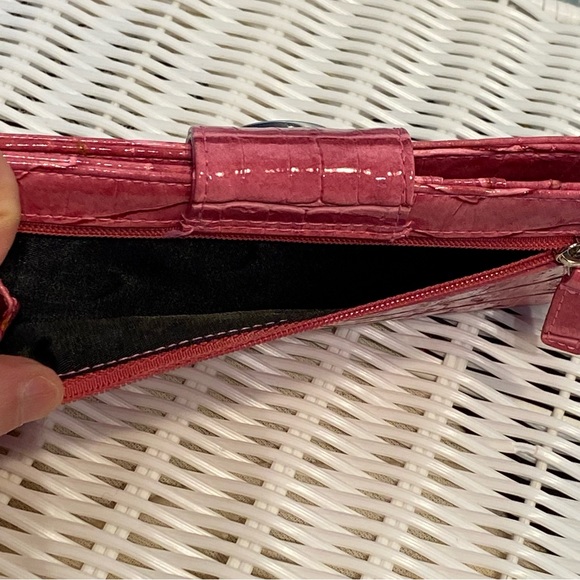 Guess Pink Patent Wallet - Picture 13 of 17